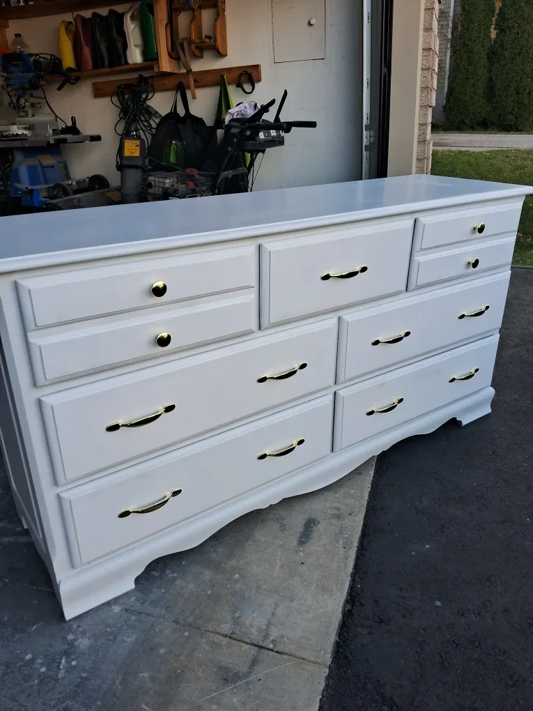White 9-Drawer Dresser