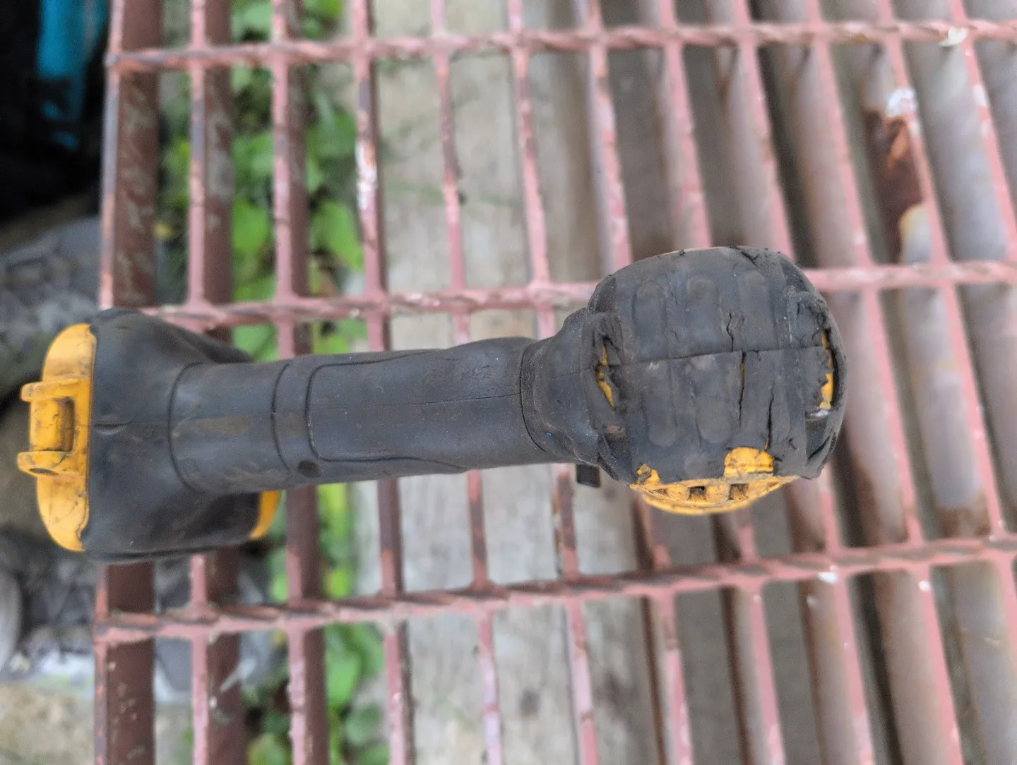 DeWalt Impact Wrench - Used Condition image indicator(4)