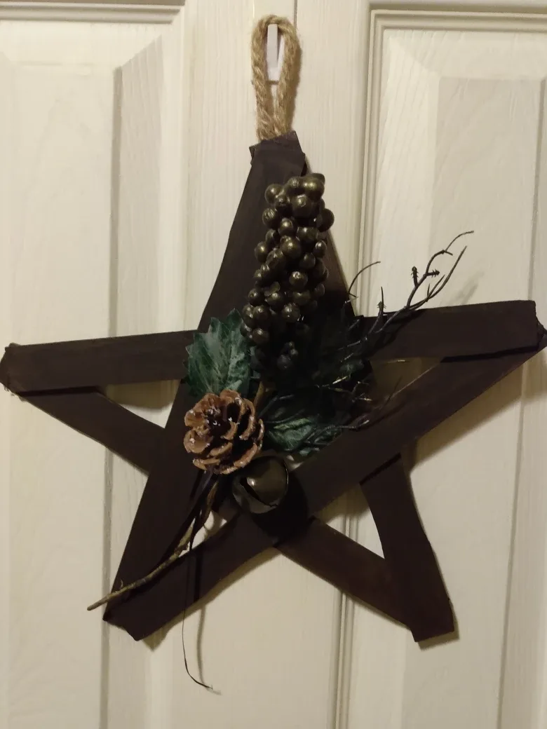 Rustic Wooden Star Wreath