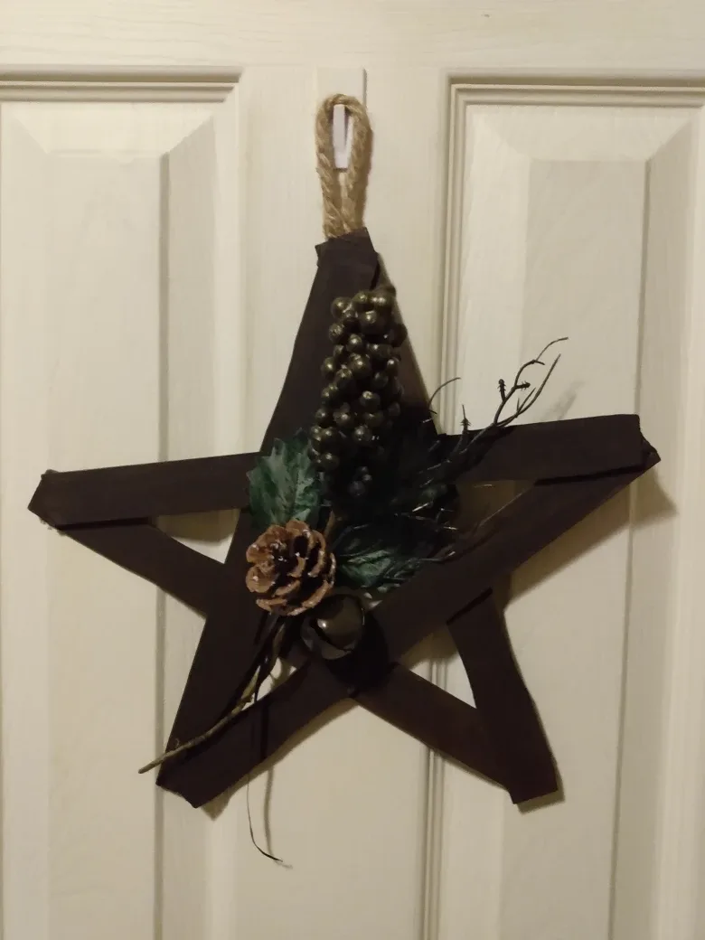 Rustic Wooden Star Wreath image indicator(2)