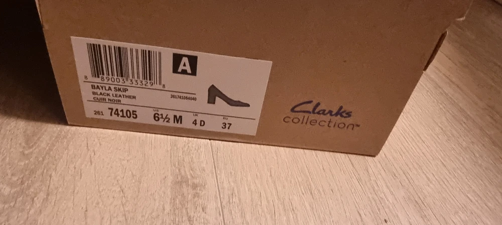 Clarks Black Leather Heels - Size 6.5 - photo 3