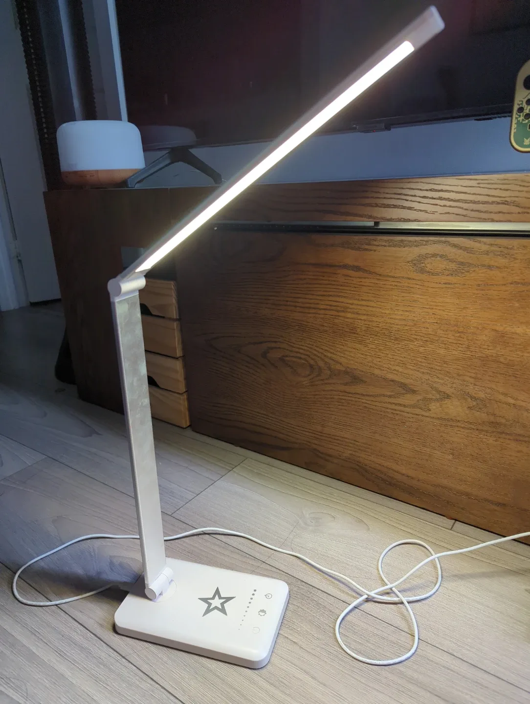 LED Desk Lamp with Adjustable Brightness 🥕 image indicator(2)