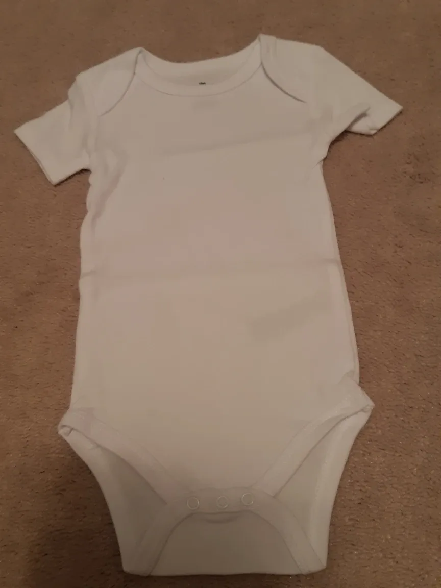 BRAND NEW SET OF 7 -ONSIES SIZE 9 MONTHS image indicator(6)