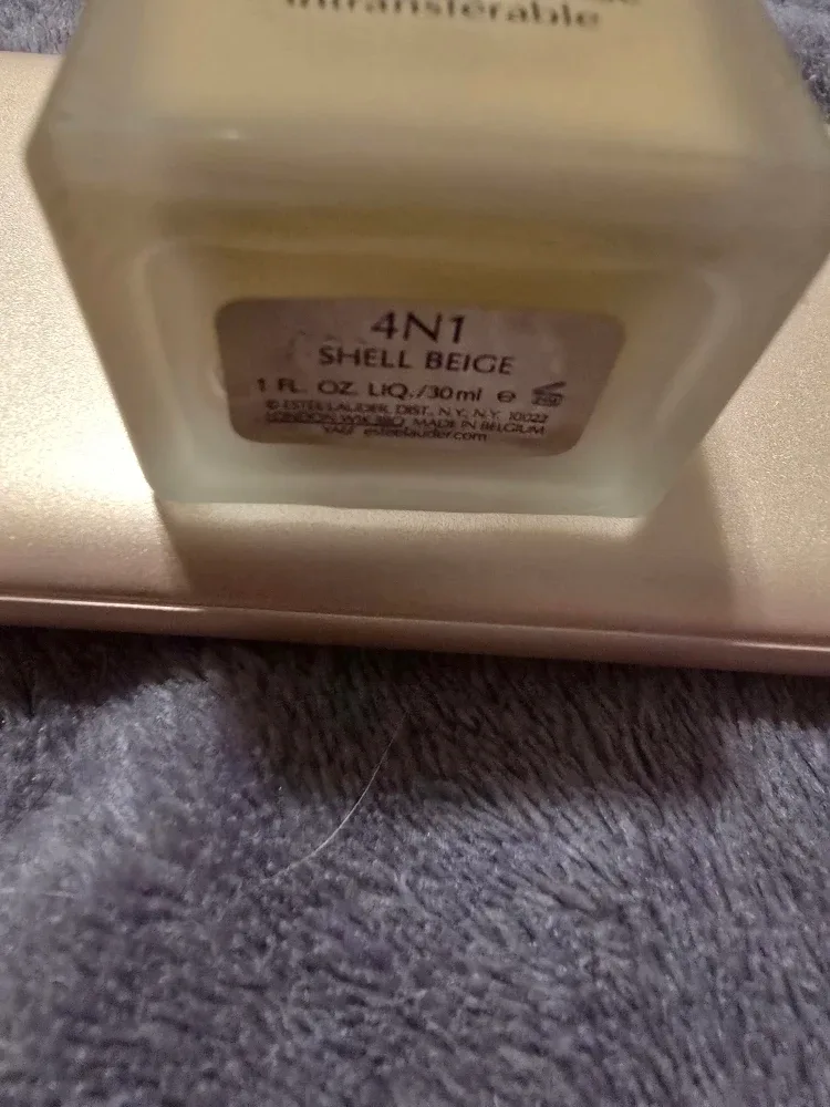 Estee Lauder Double Wear Foundation image indicator(3)