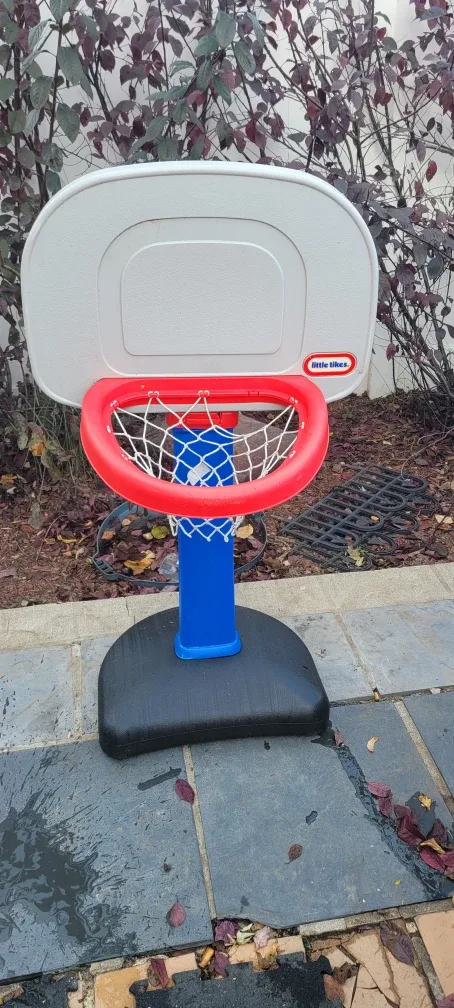 Little Tikes Basketball Hoop
