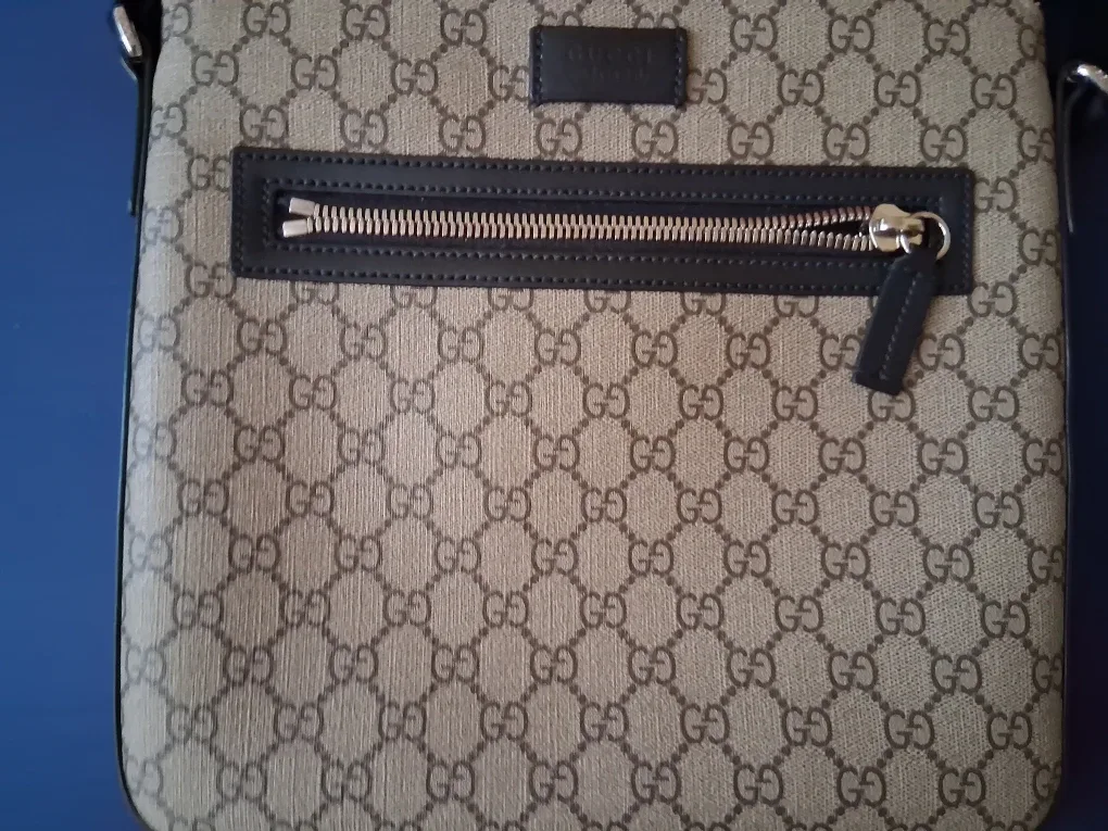 Mens Gucci Bag image indicator(2)