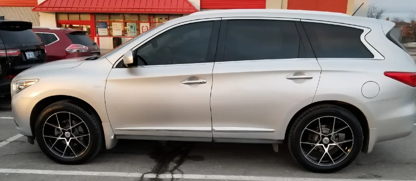 Set of Kumho Tires on RTX Rims image indicator(6)