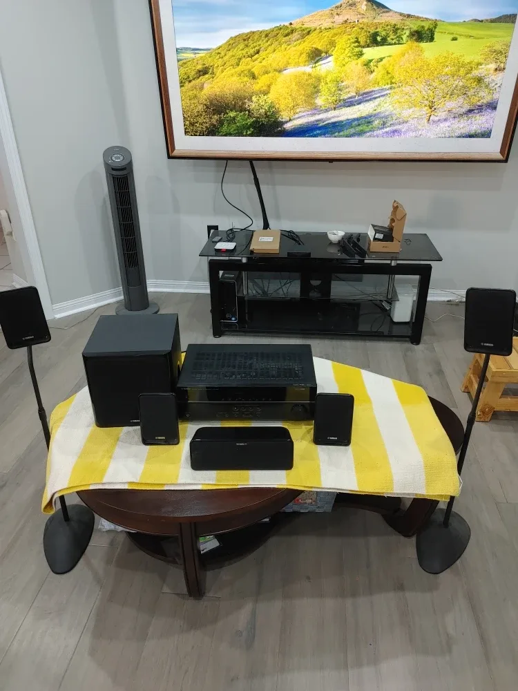 Yamaha HTR-2067 Natural Sound AV Receiver and Speakers