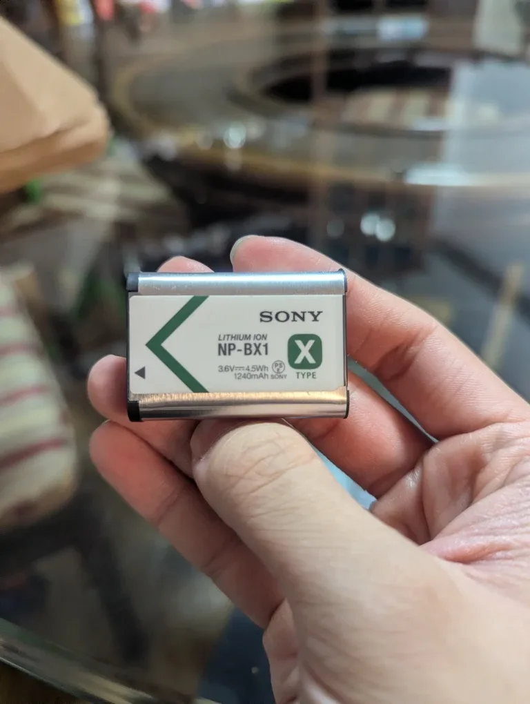 Sony DSC-RX100 IV CYBER-SHOT 4K Digital Camera FOR PARTS image indicator(6)