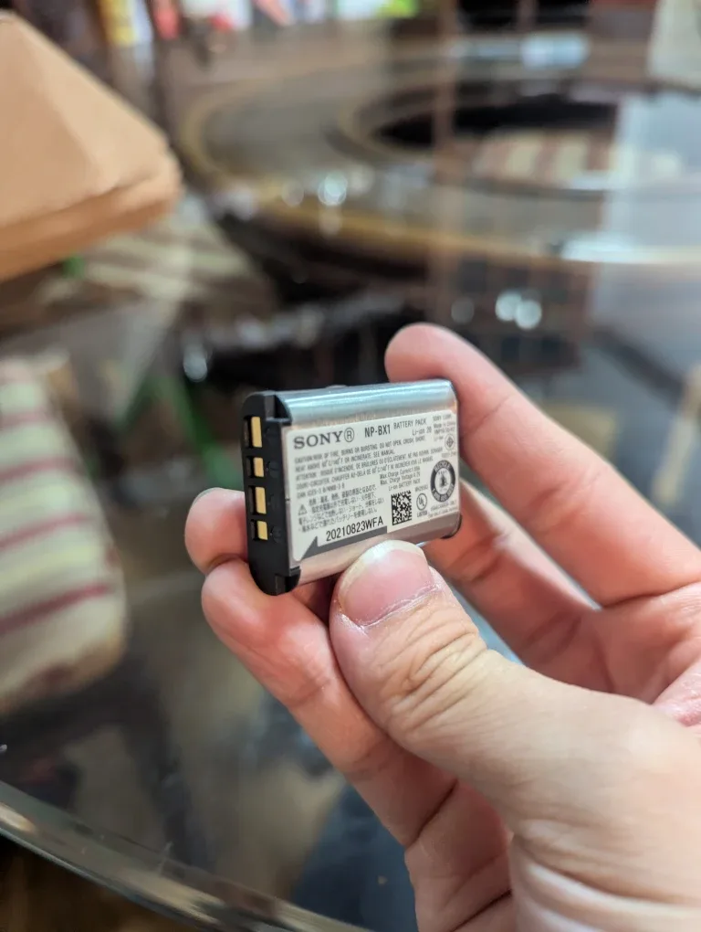 Sony DSC-RX100 IV CYBER-SHOT 4K Digital Camera FOR PARTS image indicator(7)