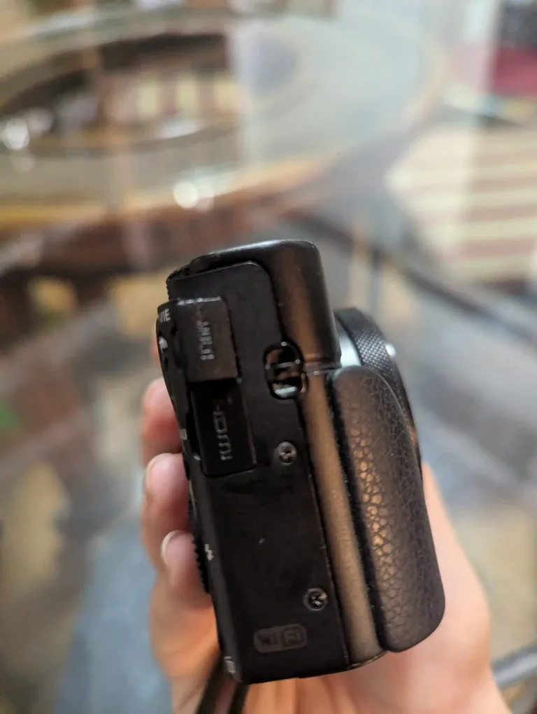 Sony DSC-RX100 IV CYBER-SHOT 4K Digital Camera FOR PARTS image indicator(9)