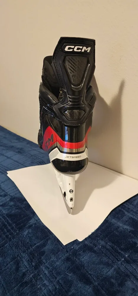 CCM jetspeed Ft6 pro skates size 8 tapered fit. image indicator(4)