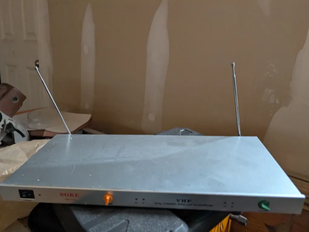 SOKE WM-730 VHF Dual Channel Wireless Microphone