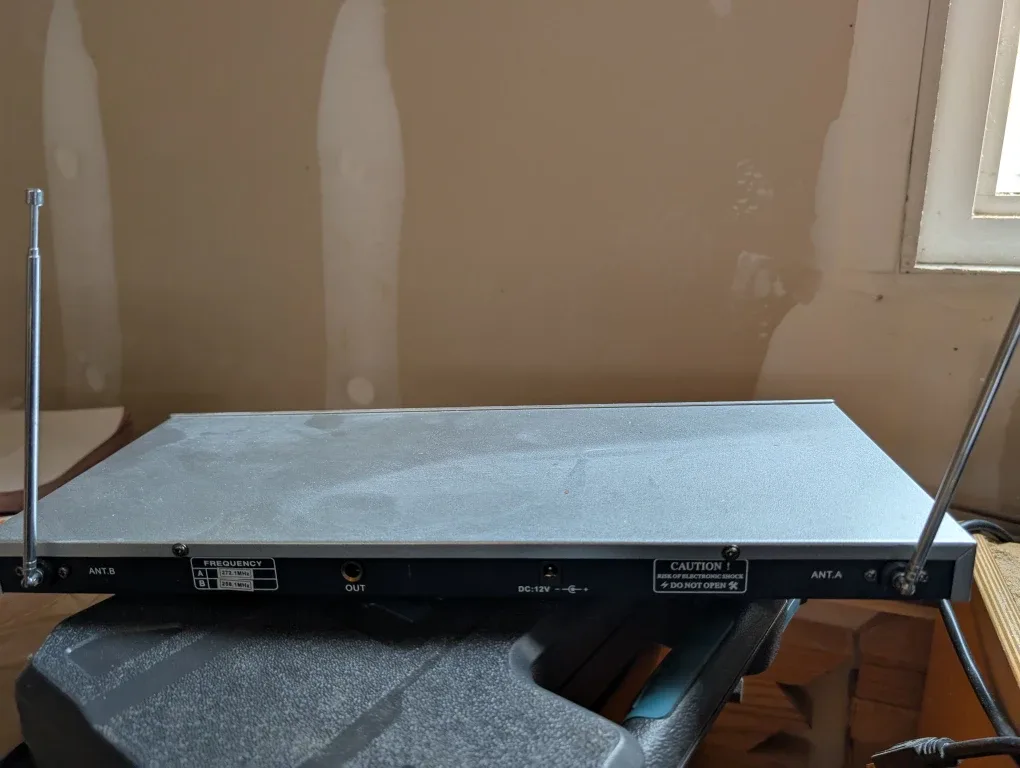 SOKE WM-730 VHF Dual Channel Wireless Microphone image indicator(3)