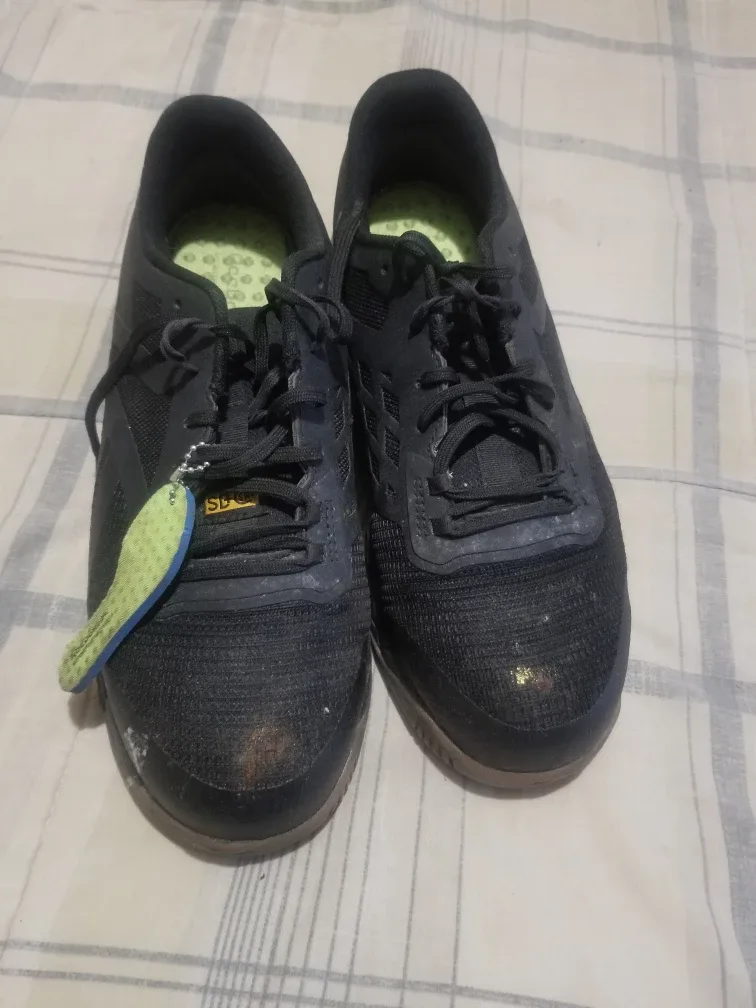 Reebok Non-Silp Hard Toe Black Shoes - Size 9.5W