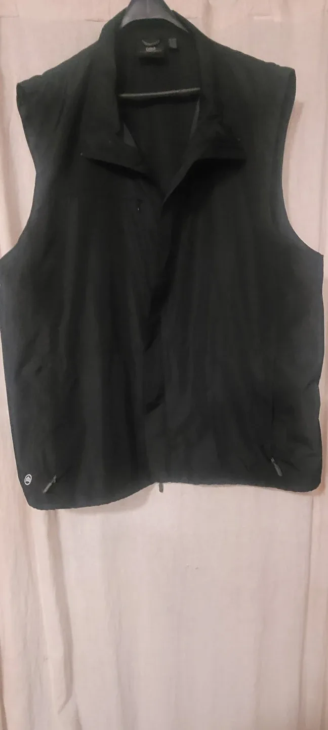 Cottage Creek Black Vest image indicator(2)