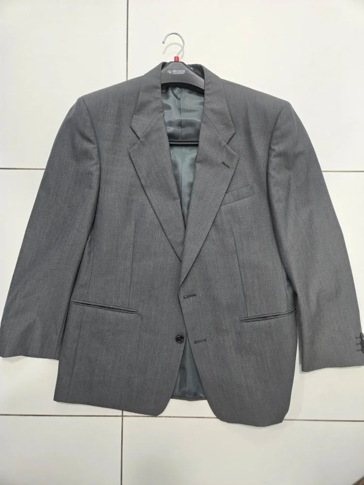 Yves Saint Laurent Grey Suit size 44 (L-XL) image indicator(5)