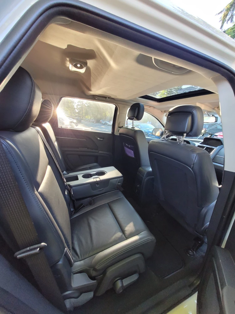 Dodge Journey - White SUV - photo 4