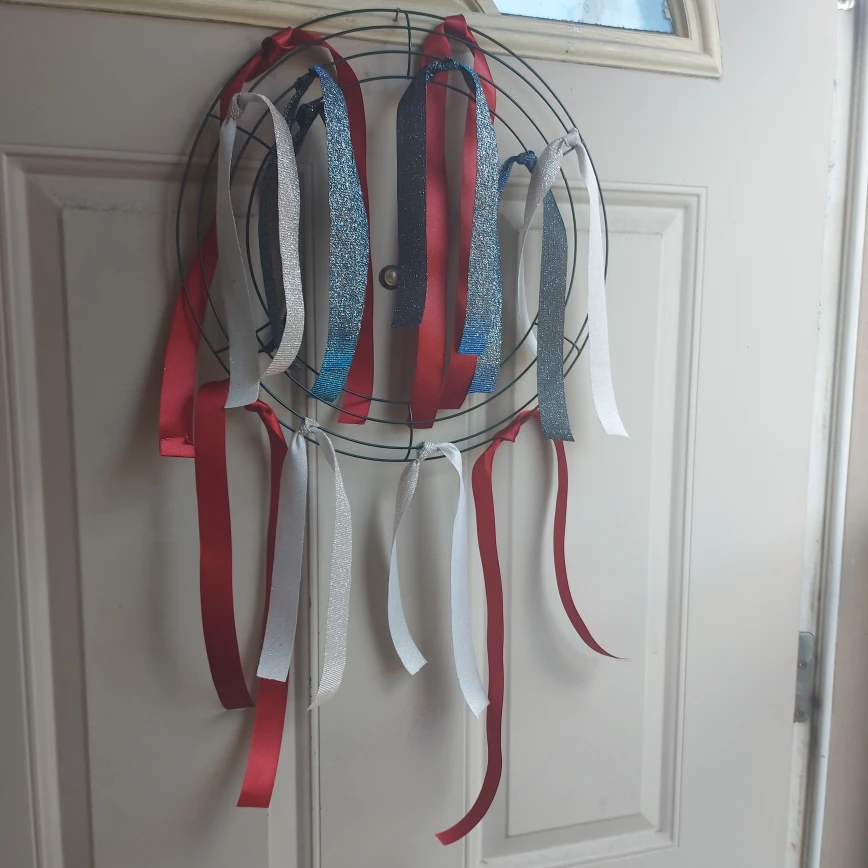 Beautiful Macrame Hanging Ribbons - photo 2