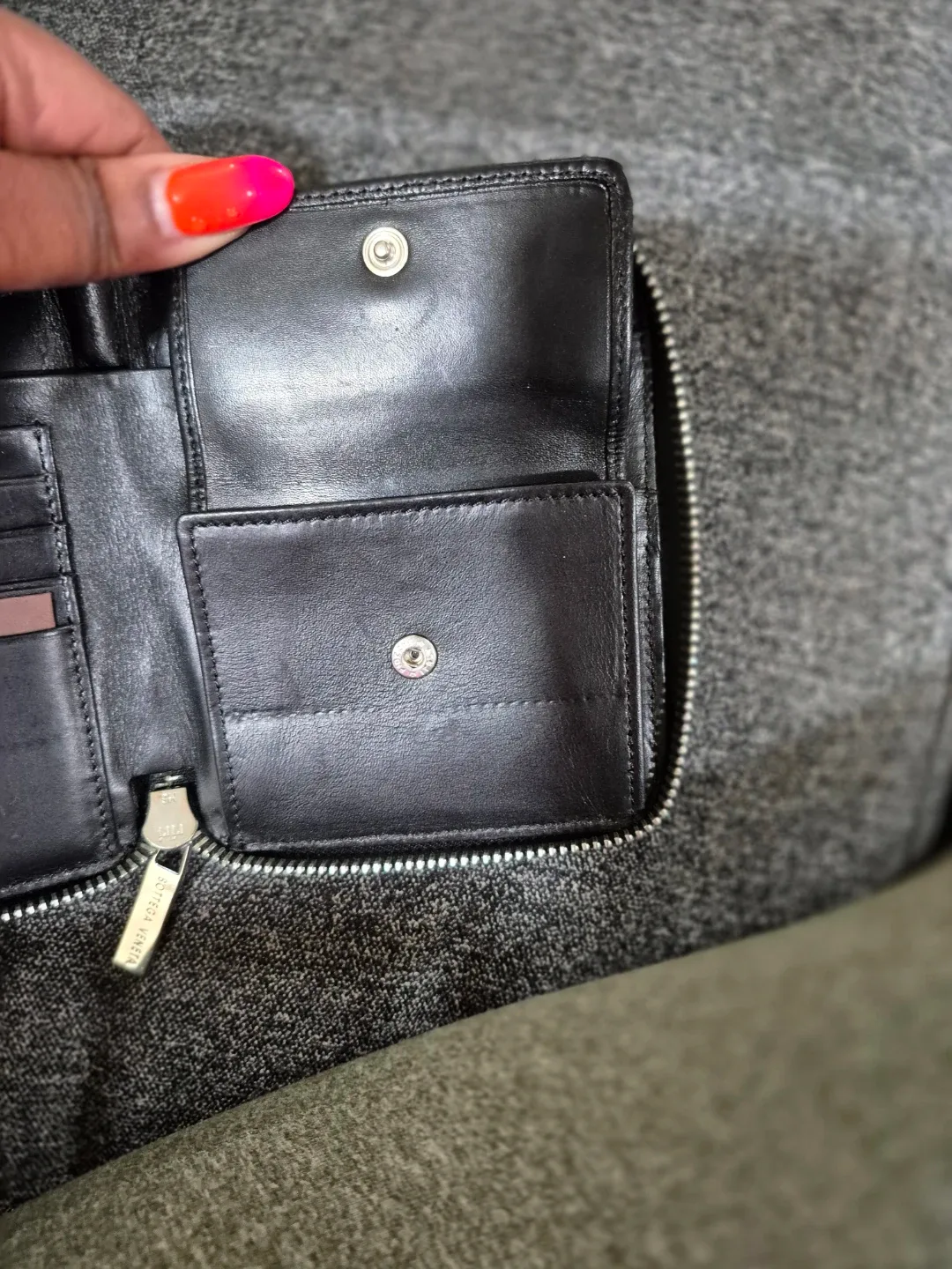 Bottega Veneta Black Material wallet image indicator(8)