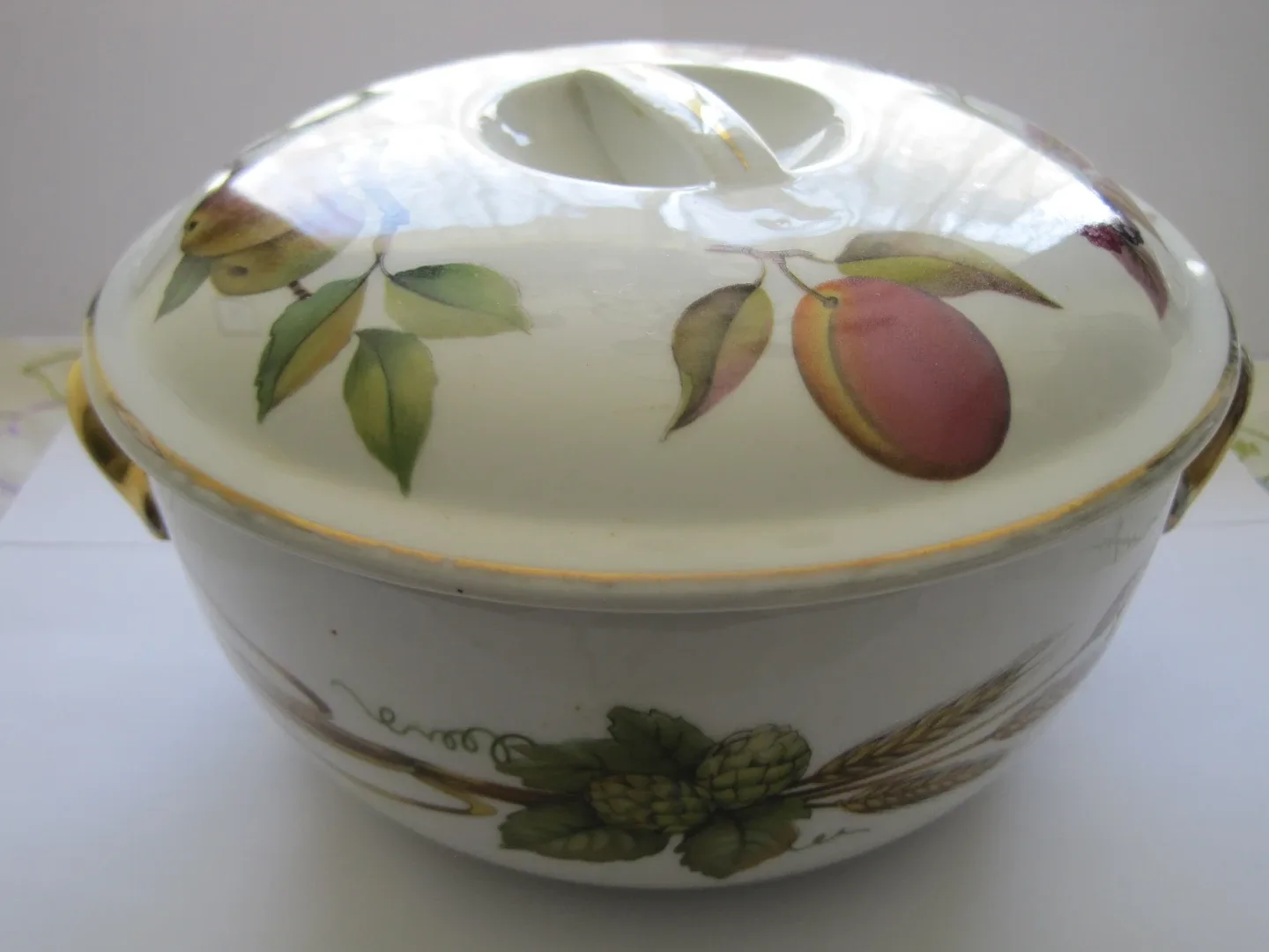 Royal Worcester Evesham Porcelain Casserole Dish - Size 6