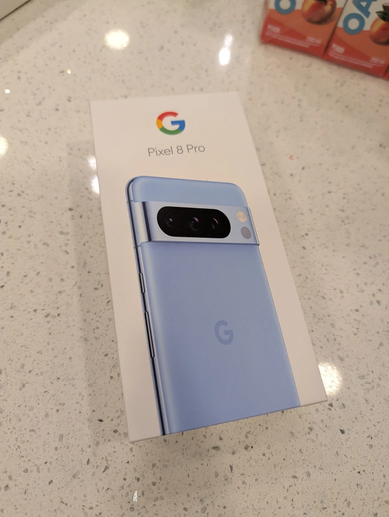 Google Pixel 8 Pro 256gb - Phone and Case - photo 4