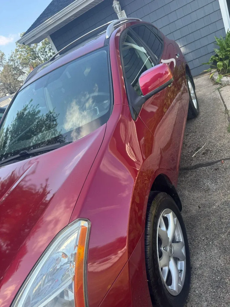 Nissan Rogue - Red SUV image indicator(6)