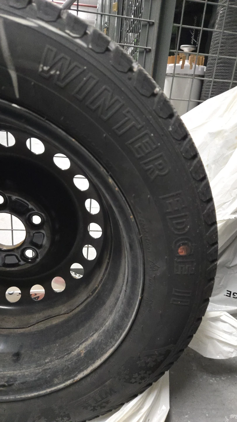 Motomaster Winter Edge II Tire 205/60R16 with RIMS & TPMS - photo 5