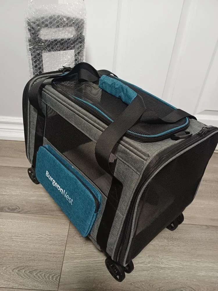 BurgeonNest Rolling Pet Carrier - Brand New! image indicator(4)