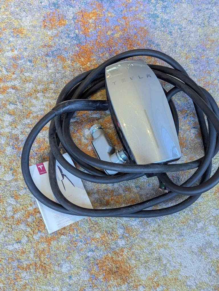 Tesla Mobile Connector image indicator(4)