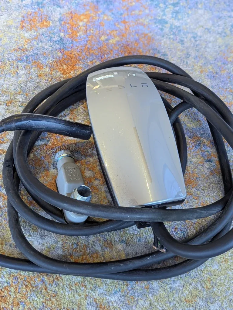 Tesla Mobile Connector image indicator(6)