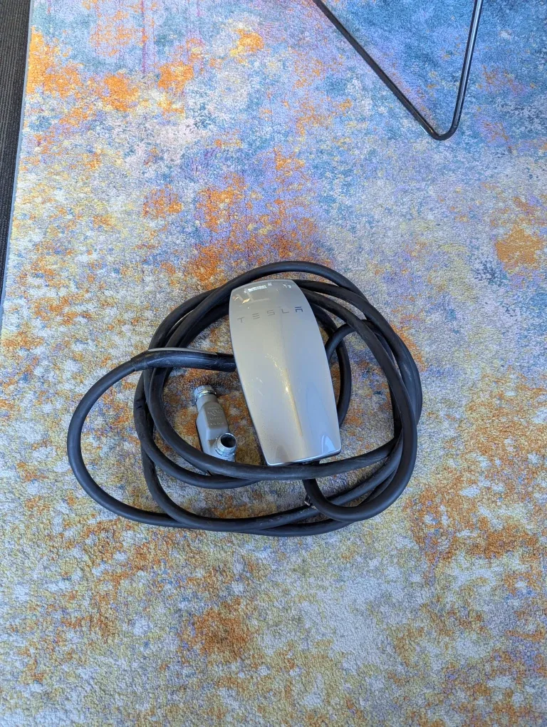 Tesla Mobile Connector image indicator(7)