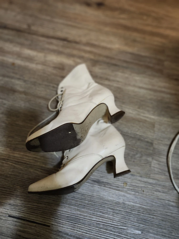 Vintage Cream Lace-Up Ankle Boots