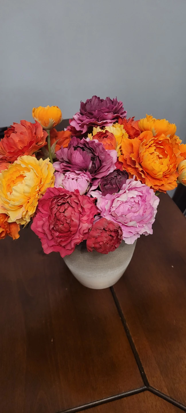 Flower arrangement in vase - photo 4