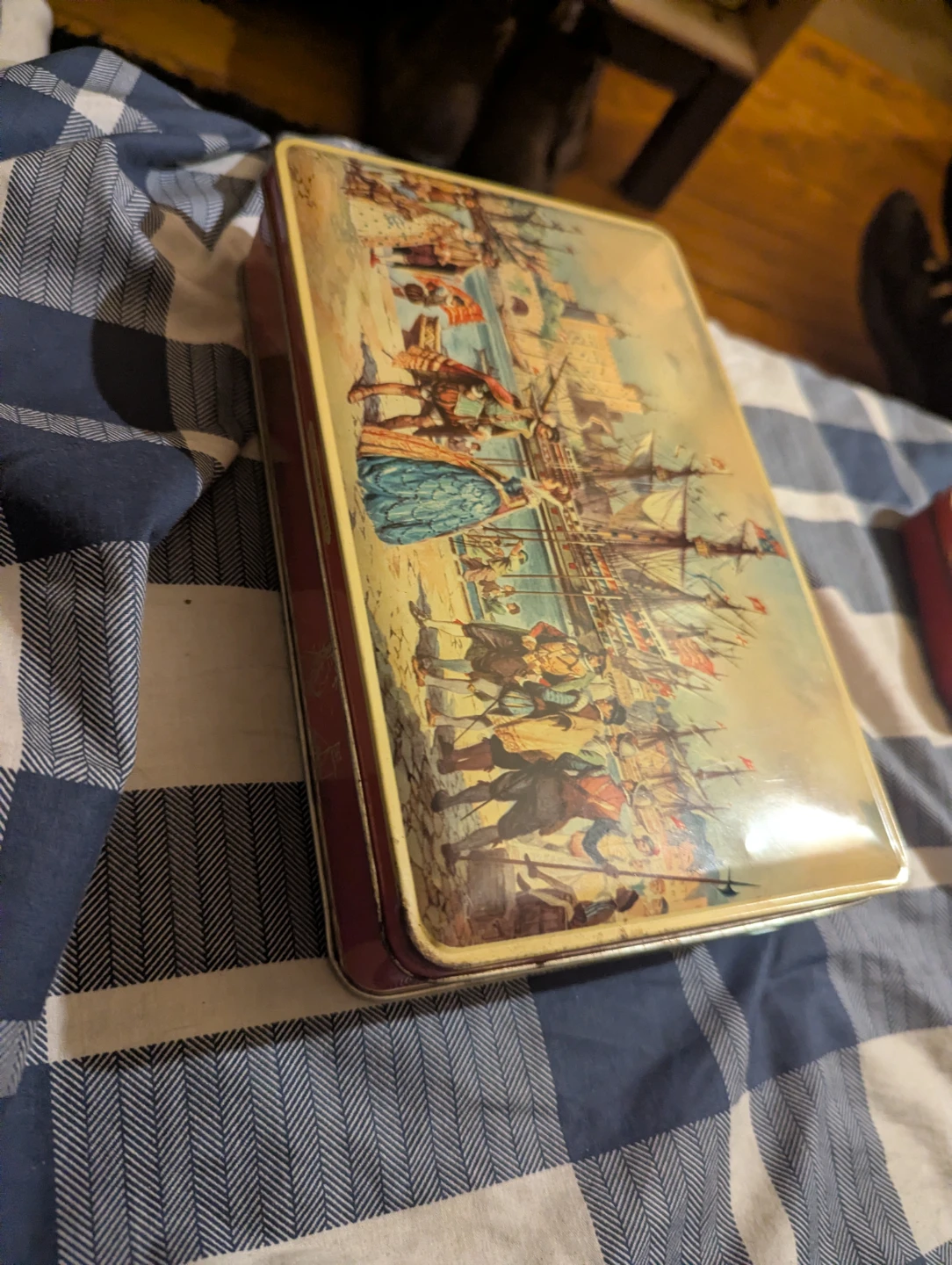 Vintage Decorative Tin Box - Elizabethan Days