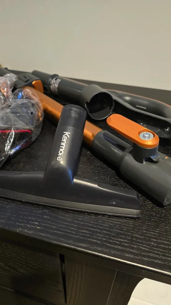 Kenmore FeatherLite Lift-Up Bagless Vacuum image indicator(4)