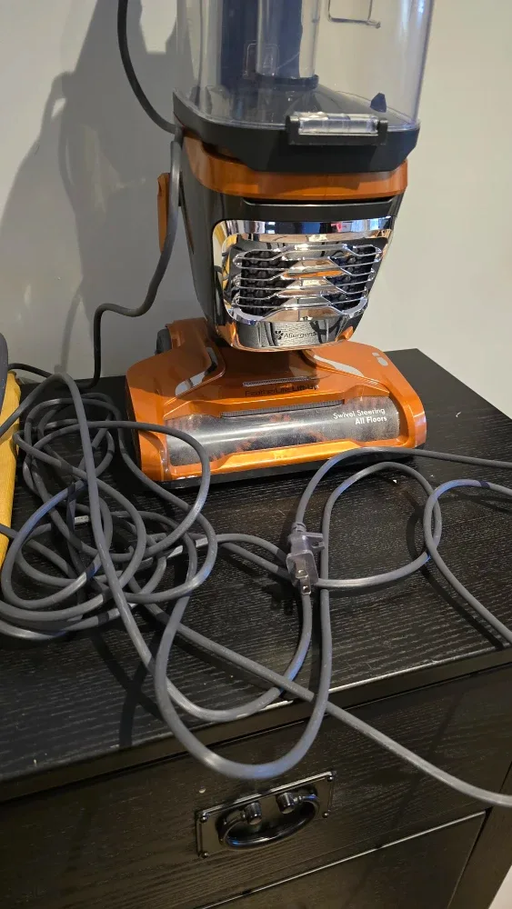 Kenmore FeatherLite Lift-Up Bagless Vacuum image indicator(5)