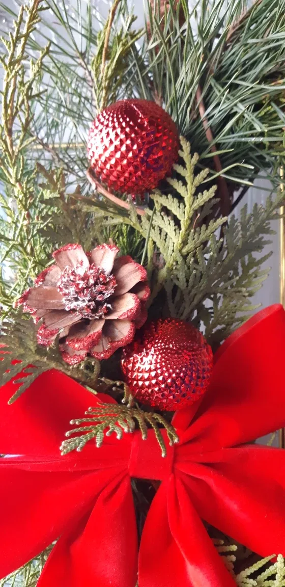 Fresh greenery Christmas Wreaths image indicator(9)