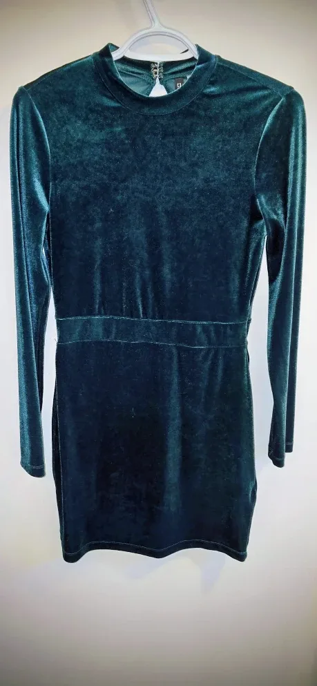 H&M Divided Emerald Green Long Sleeve Velvet Mini Dress