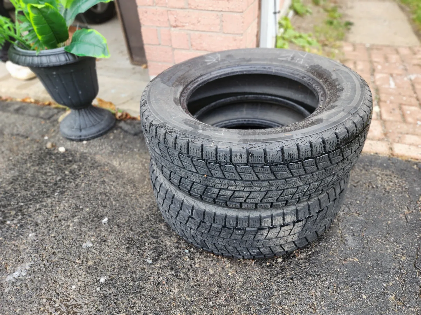 Dunlop Winter Maxx SJ8 245/65R17 Tires image indicator(7)