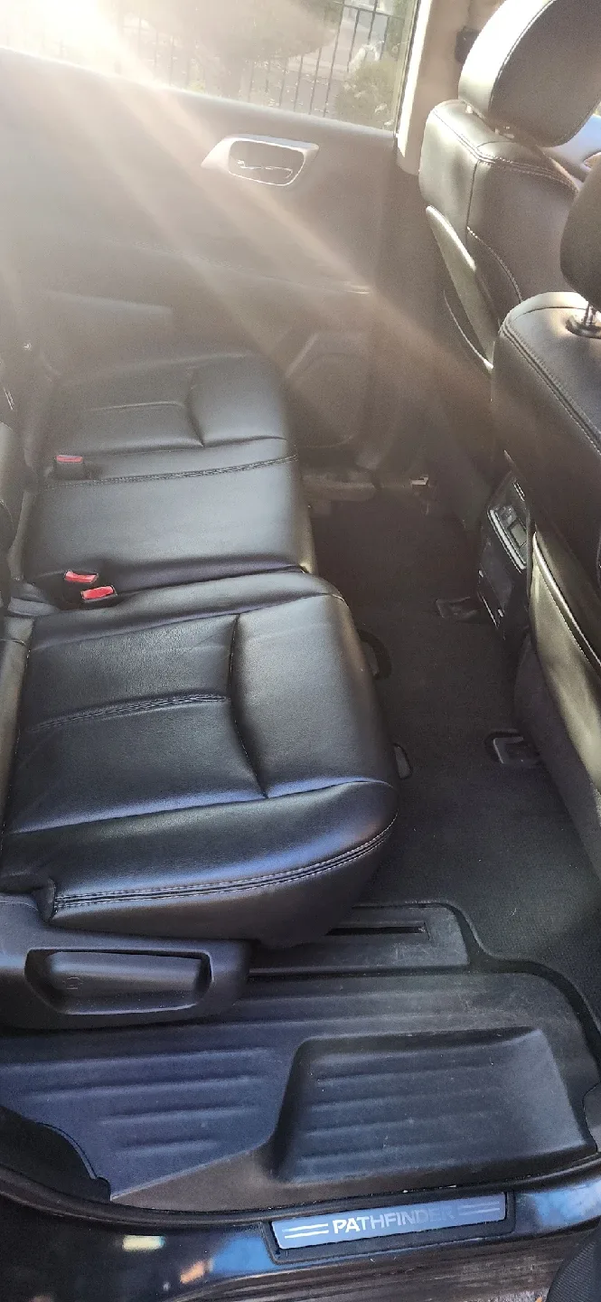 2014 Nissan Pathfinder SL image indicator(9)