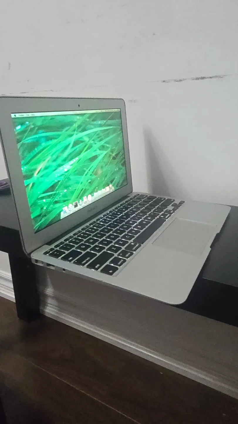 2011 MacBook Air image indicator(2)