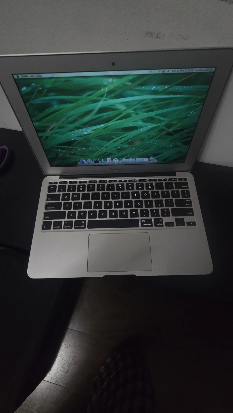 2011 MacBook Air - photo 4