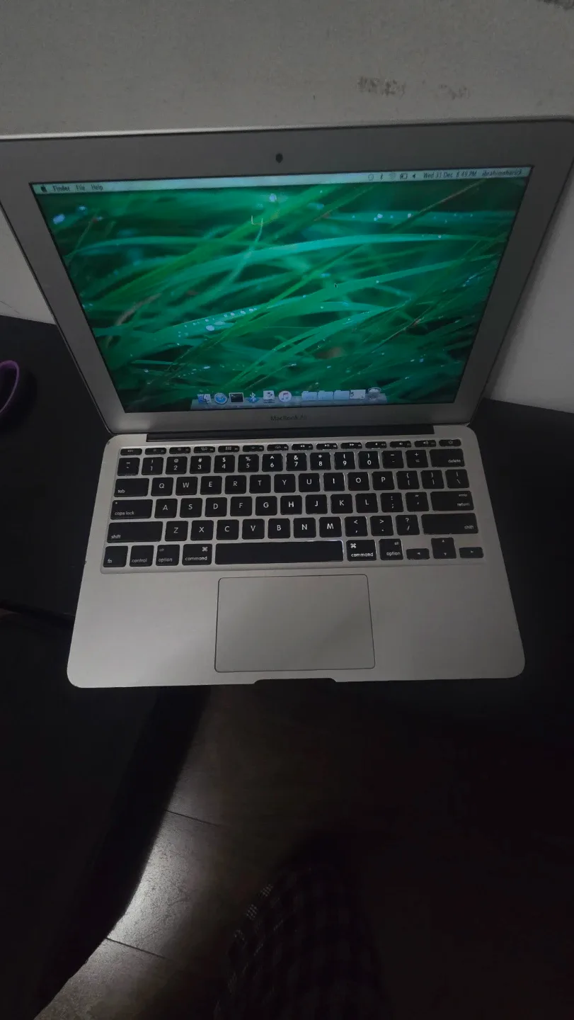 2011 MacBook Air image indicator(4)