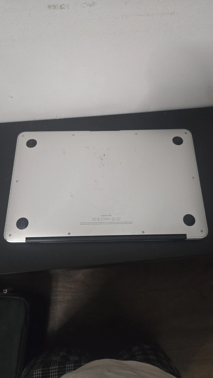 2011 MacBook Air - photo 5