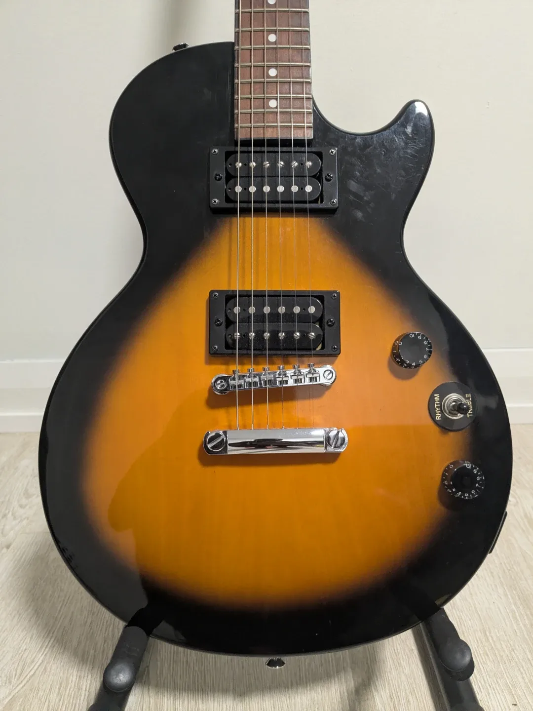Epiphone Special II Electric Guitar - Black & Sunburst image indicator(4)