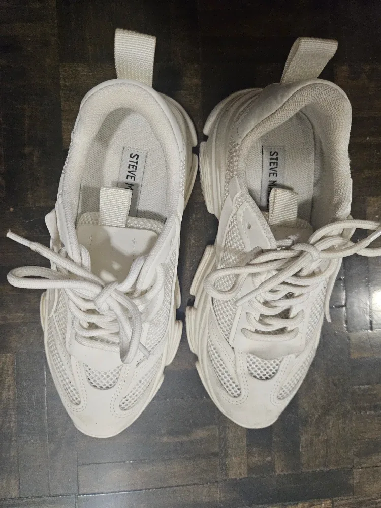 Steve Madden White Sneakers size 6 image indicator(2)
