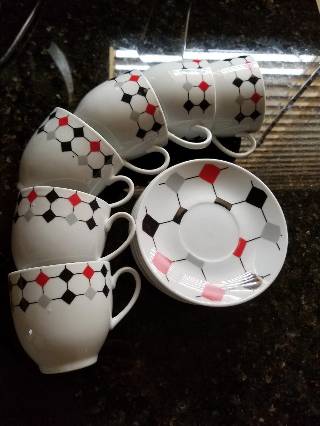 Tea Cups and Saucer Set