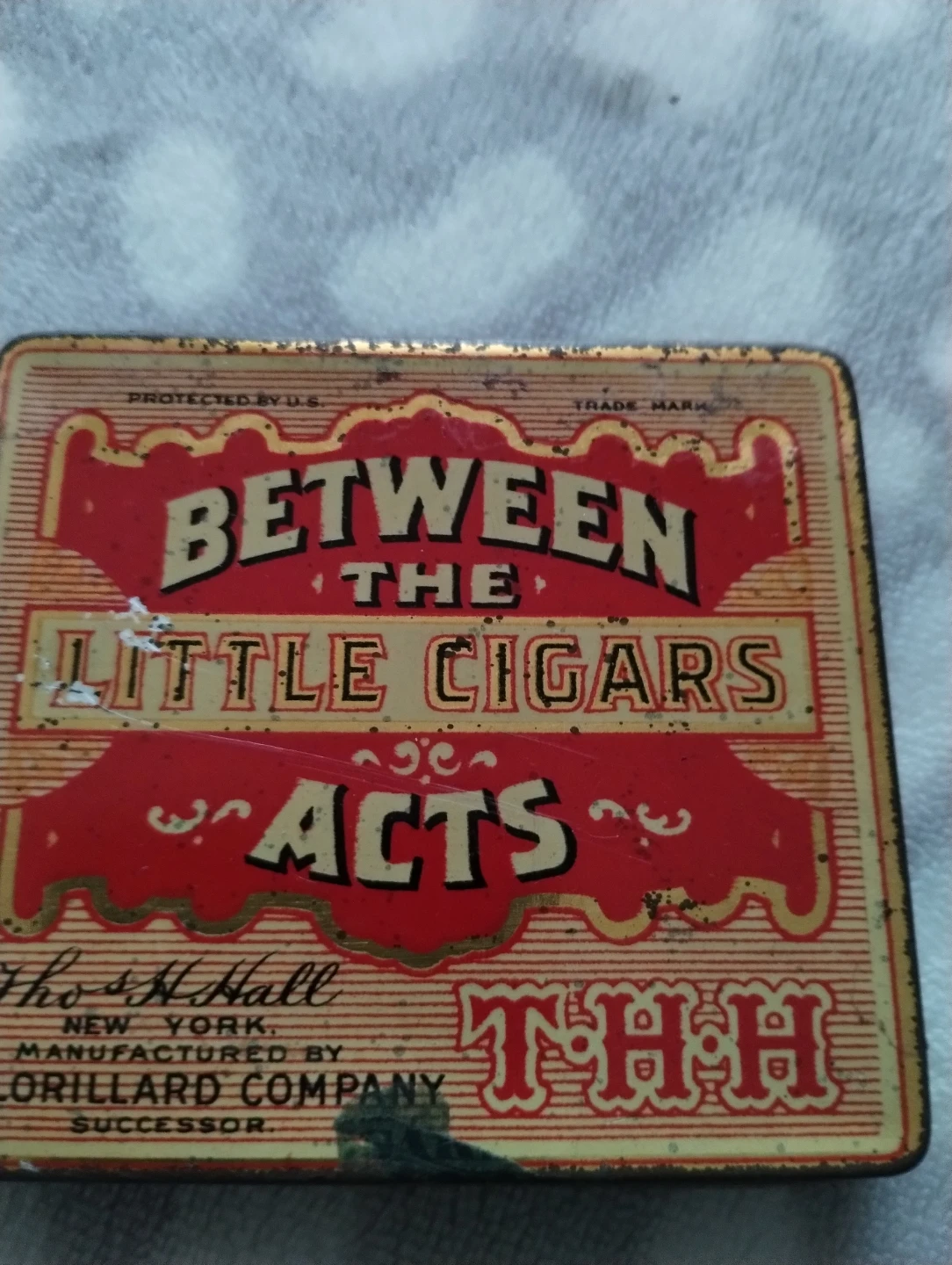 Vintage Between the Acts Little Cigars Tin