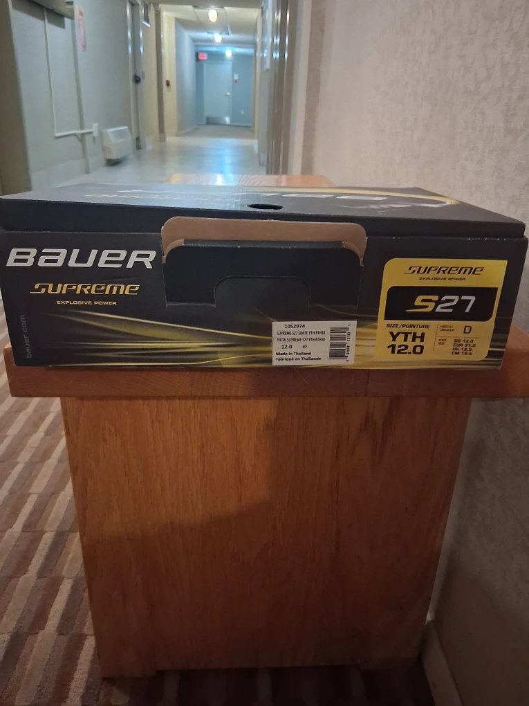 Bauer Supreme S27 Youth Ice Skates - Size 12